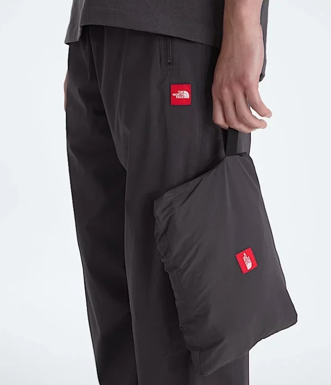 Men’s TNF™ Red Box Packable Hooded Wind Jacket
