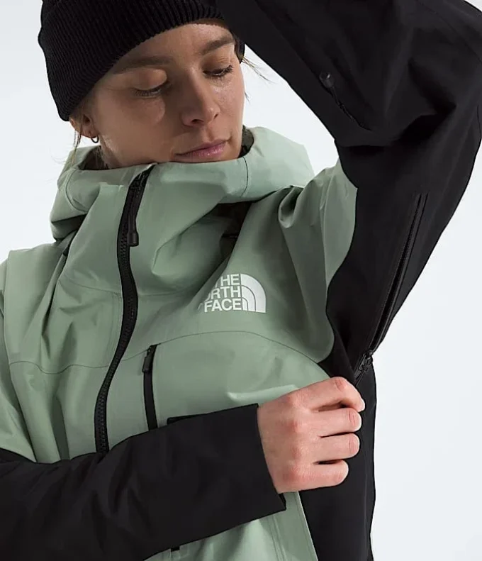 Women’s Summit Series Eastwall GORE-TEX® Jacket Women’s Summit Series Eastwall GORE-TEX® Jacket